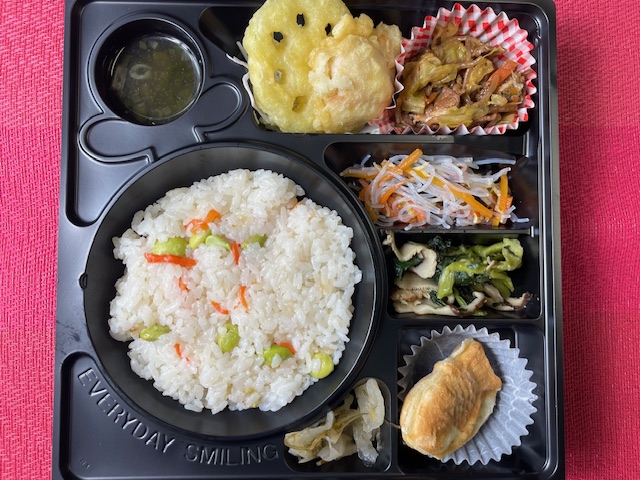 た*や様 おべんとウニコ　お弁当 一見普通のお弁当、でも実は…「側面ヤバイ」「壁ドンきた」 斬新な